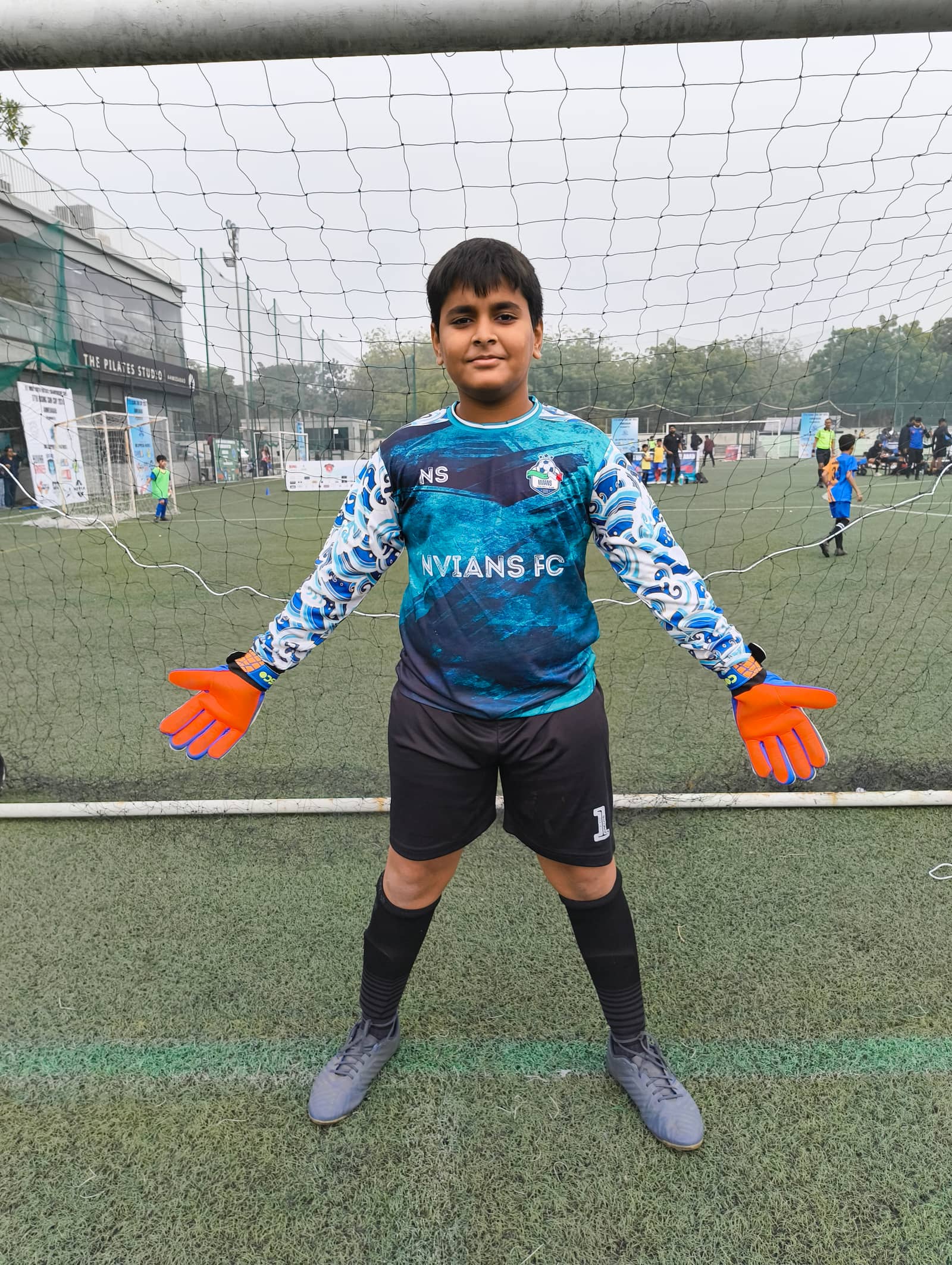 Player Keeper Teal Orange Gloves